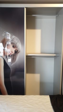 מתצוגה הזזה 2 דלתות עם הדפסת זכוכית סניף תל אביב