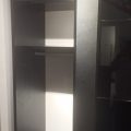 מתצוגה ארון הזזה 3 דלתות שחור, דלת זכוכית אחת סניף בילו