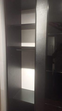 מתצוגה ארון הזזה 3 דלתות שחור, דלת זכוכית אחת סניף בילו